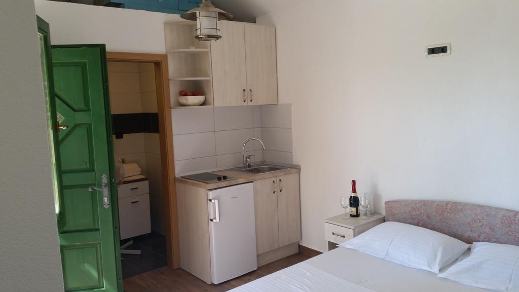 Apartments Vile Holiday Živogošće Esterno foto