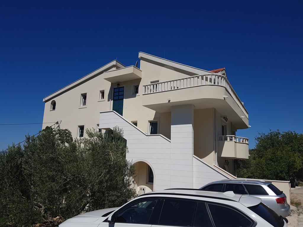Apartments Vile Holiday Živogošće Esterno foto