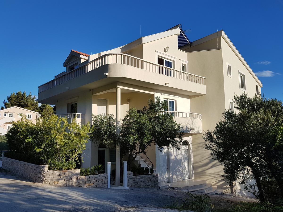 Apartments Vile Holiday Živogošće Esterno foto